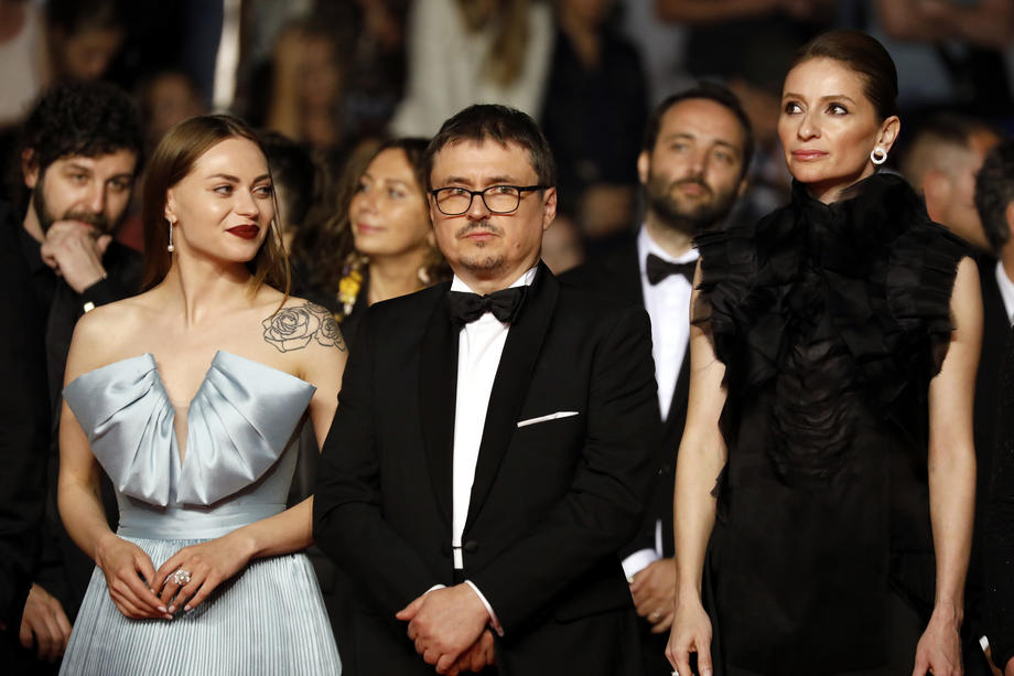 Șoc românesc la Cannes. Interviu cu Cristian Mungiu înainte de premiera ”R.M.N.”, unul dintre marile sale filme: ”Cum se duce naibii lumea asta”