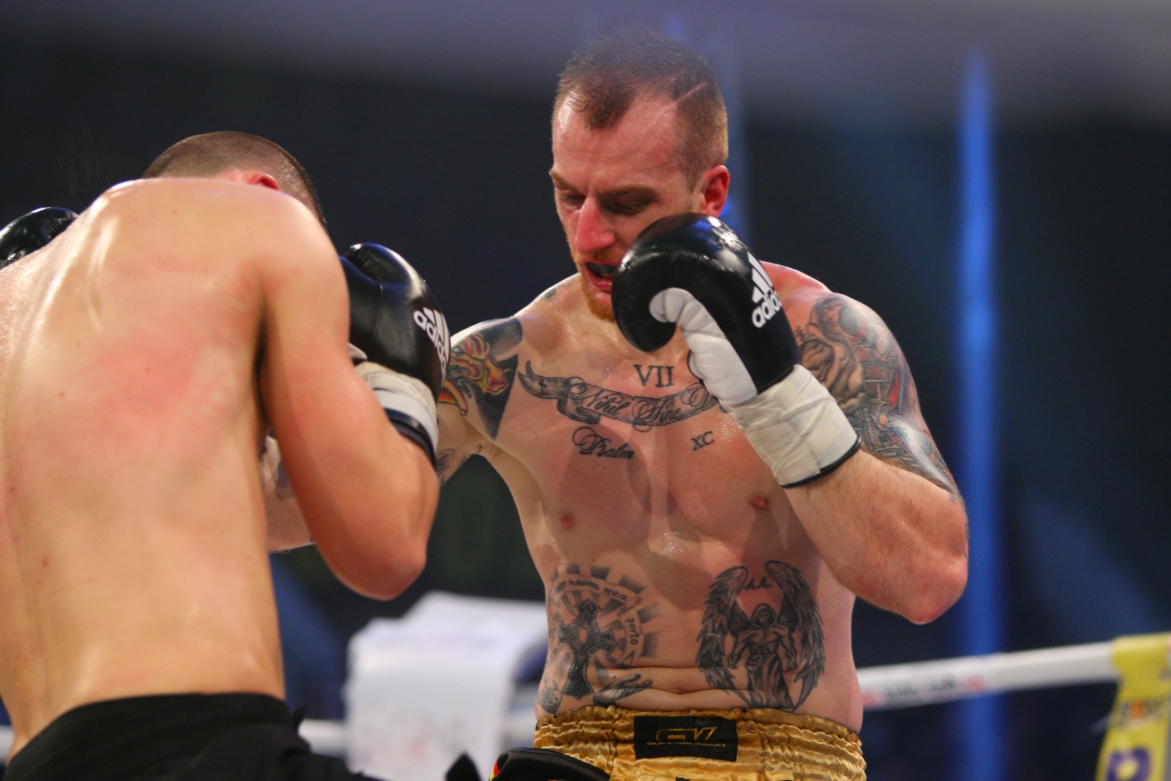 Meciul în urma căruia Amansio Paraschiv a devenit campion mondial Superkombat New Heroes! VIDEO& FOTO