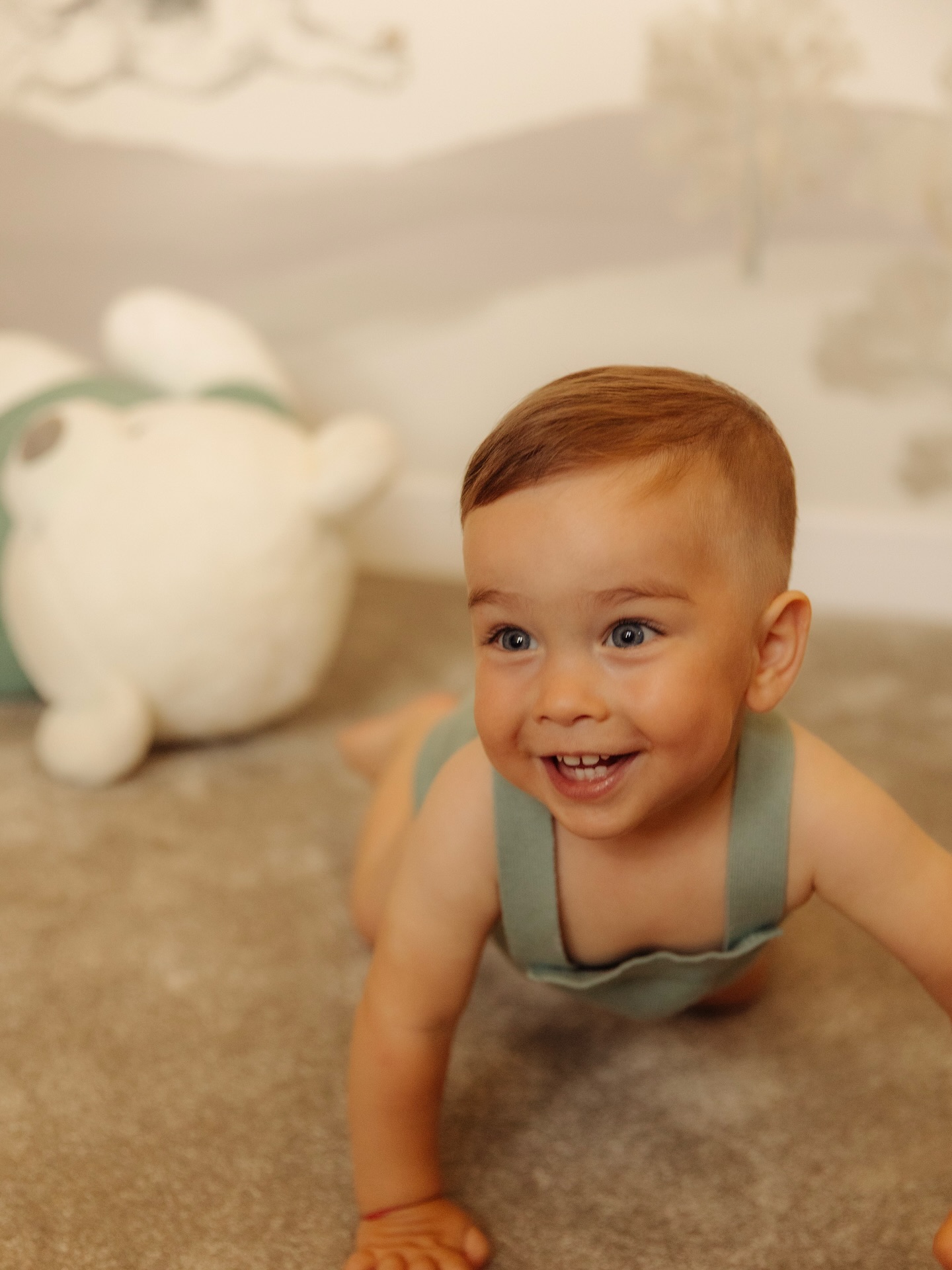 Imagini adorabile cu băiețelul cel mic al Vlăduței Lupău. Isaia a împlinit un an: „Seara zicem «Îngerașul» și mereu îi mulțumim Lui Doamne, Doamne”