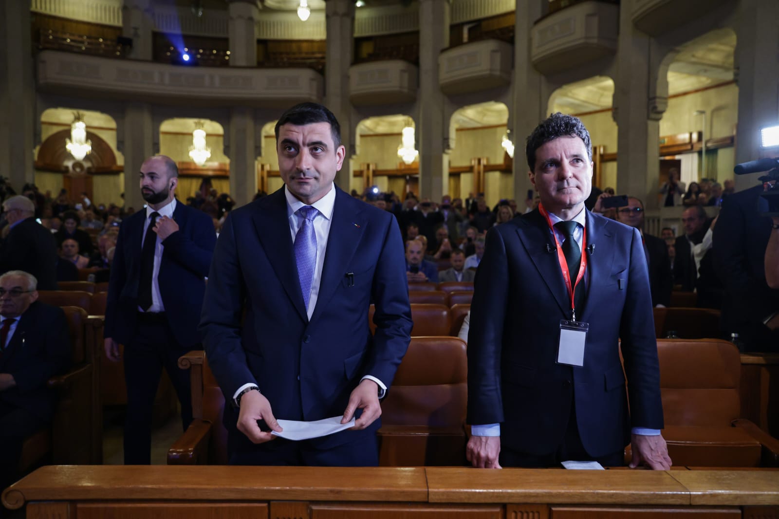 Nicușor Dan vs George Simion. Ce au spus la prima confruntare înaintea turului 2 al alegerilor prezidențiale, la Congresul BNS
