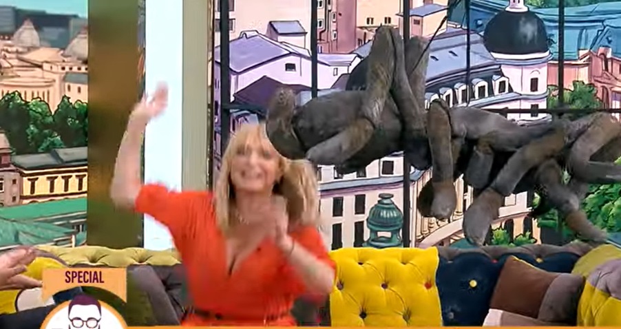Cristina Cioran l-a pălmuit pe Cătălin Măruță în emisiunea lui de la Pro TV. Vedeta nu s-a abținut la gestul prezentatorului: „Asta ce a fost?”