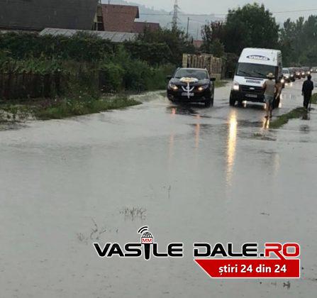 Inundații în Maramureș după ploile torențiale. Șuvoaile au făcut prăpăd și alte județe din țară / FOTO&VIDEO