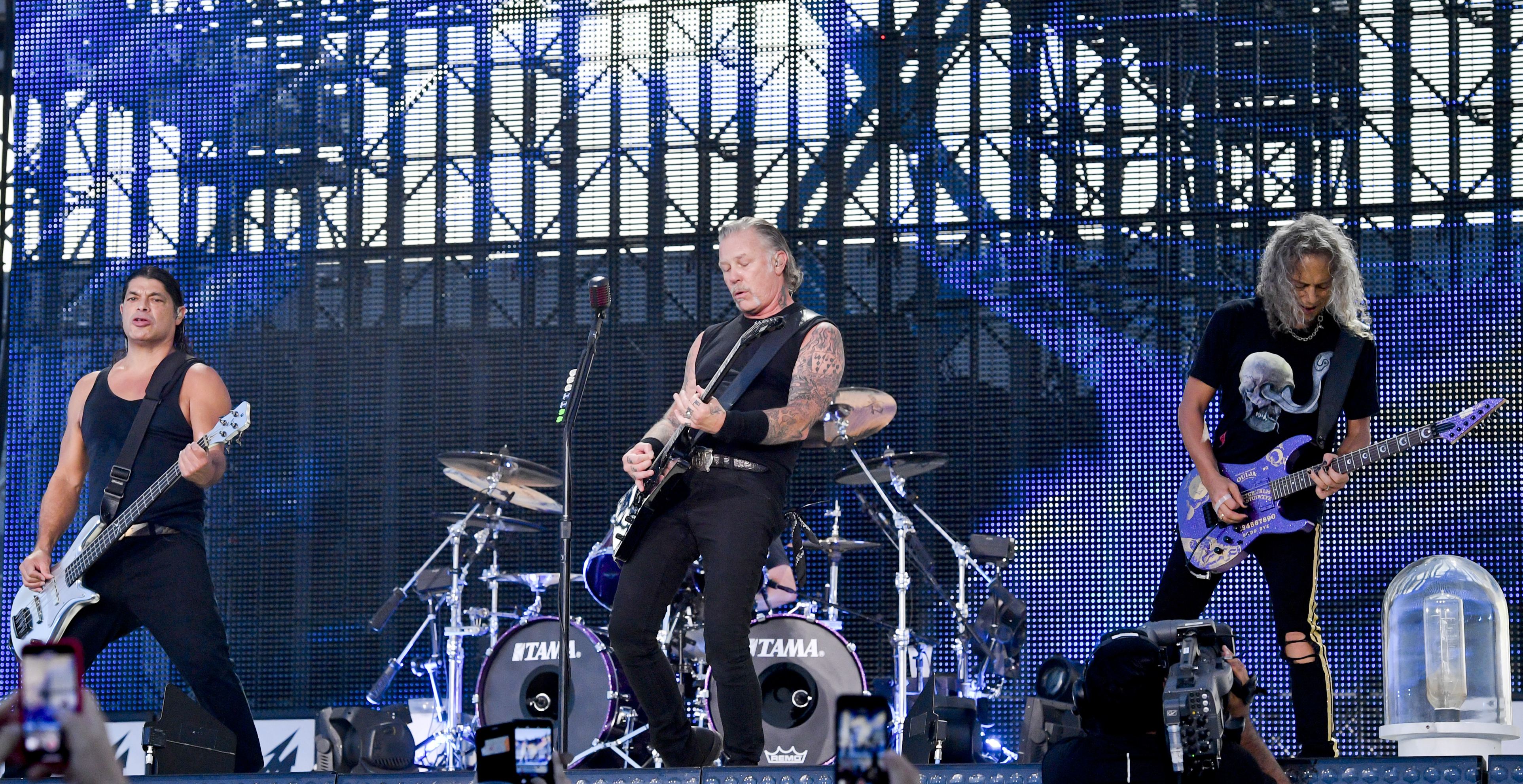 Ce melodii românești vor fanii să interpreteze Metallica în concertul de la București: „La Atena a cântat «Zorba’s Dance»”