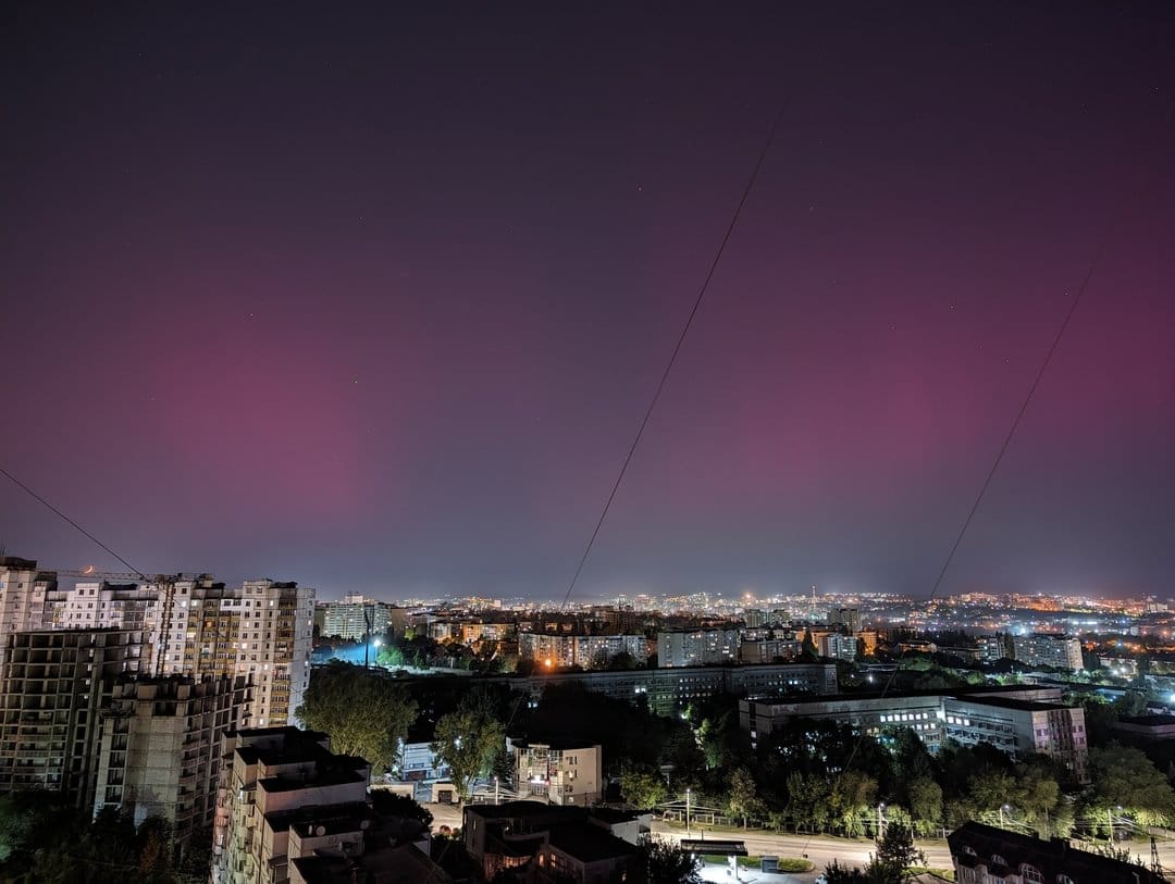 Aurora boreală, vizibilă în România. Spectacolul ceresc, provocat de cea mai puternică furtună solară din ultimele decenii. FOTO