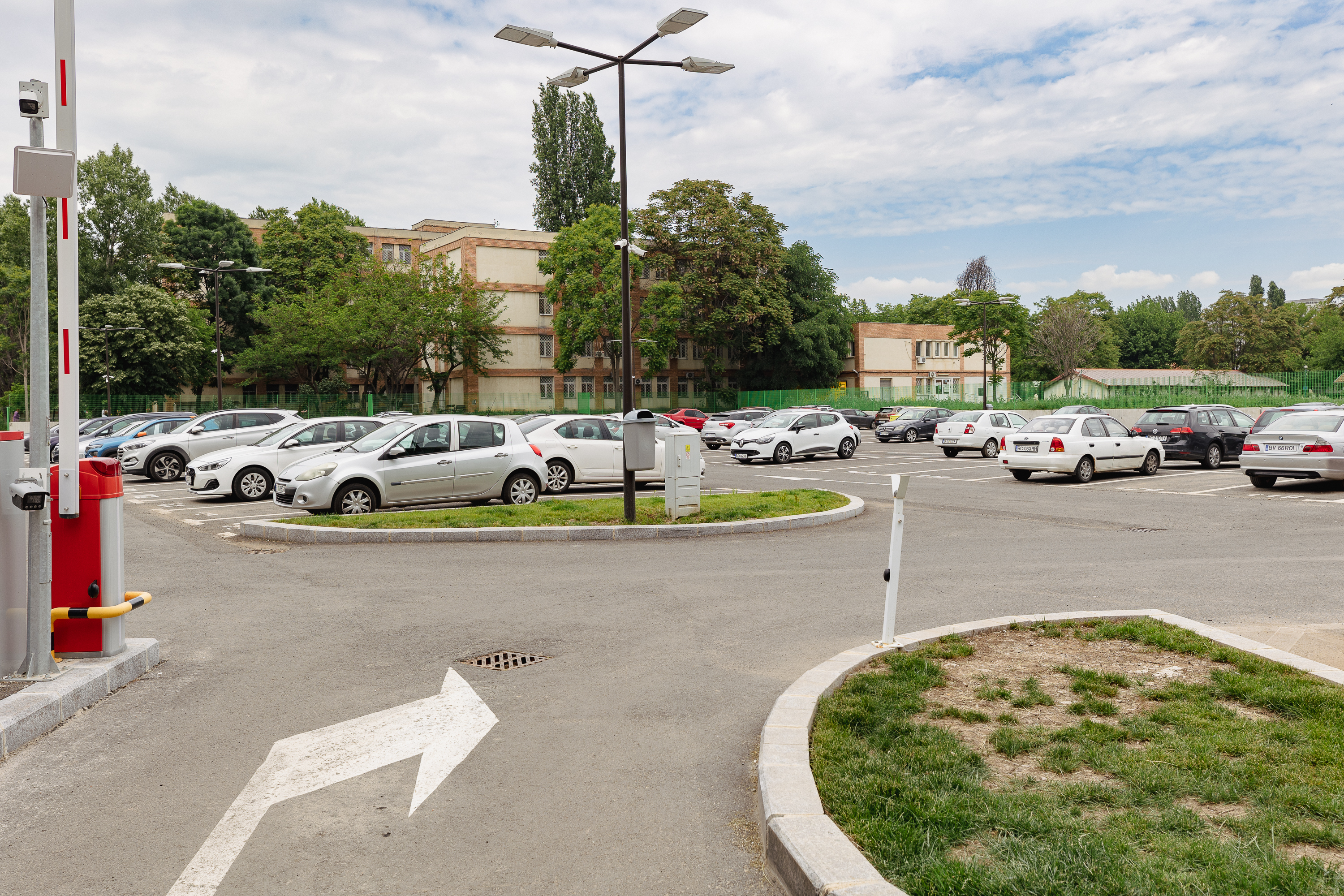 EXCLUSIV | Cum a luat Primăria Sectorului 4 de la bolnavi și a dat la șoferi un teren din proprietatea Spitalului „Obregia”. ASSMB: „În scopul dezvoltării infrastructurii sanitare”