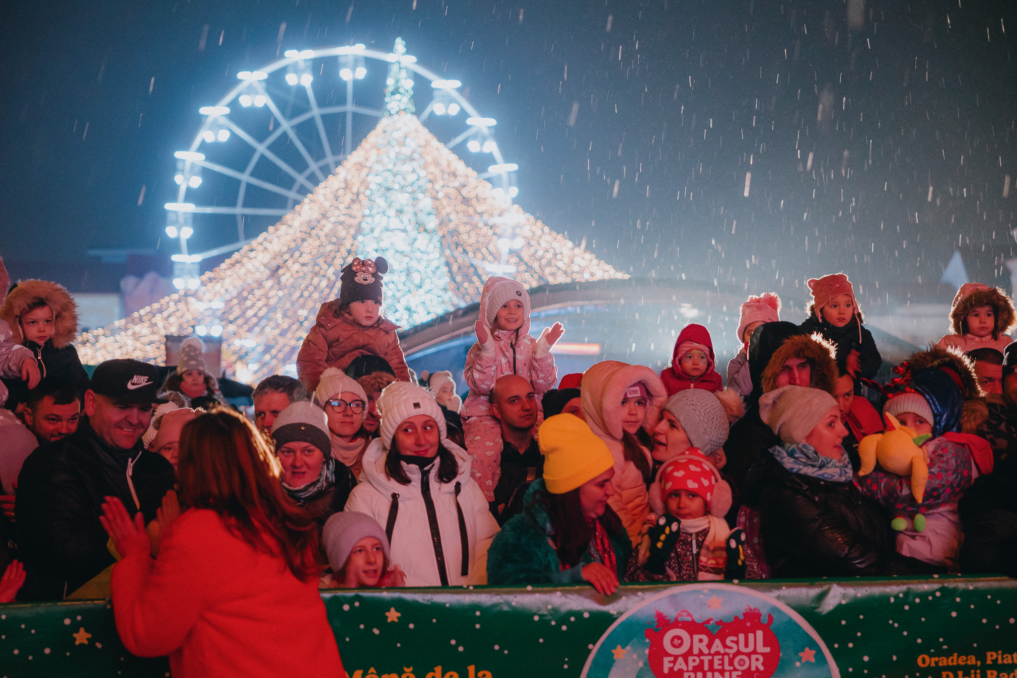 Târgul de Crăciun Oradea 2025. Miza pe artizanatul românesc, cu produse create de meșteșugari + un patinoar de 30 de metri lungime