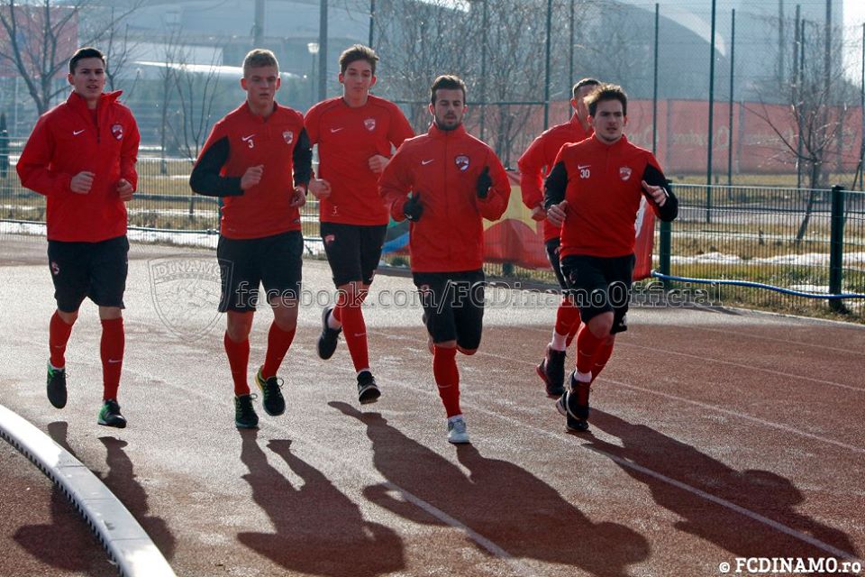 Dinamo s-a reunit la Izvorani! Antrenorul Mircea Rednic are la dispoziție cinci portari! Au absentat Gnohere și Essombe / GALERIE FOTO