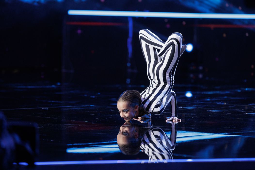 Povestea emoționantă de viață a Antoniei Voroneanu de la „Românii au talent” 2026. S-a apucat de contorsionism după ce și-a pierdut tatăl și a făcut show la Pro TV