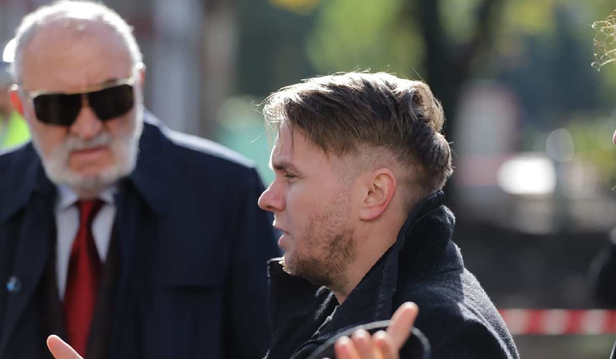 Primul lucru pe care-l face Codin Maticiuc la ora 1.00 noaptea, când ajunge acasă: „Cam asta e. Am nevoie”