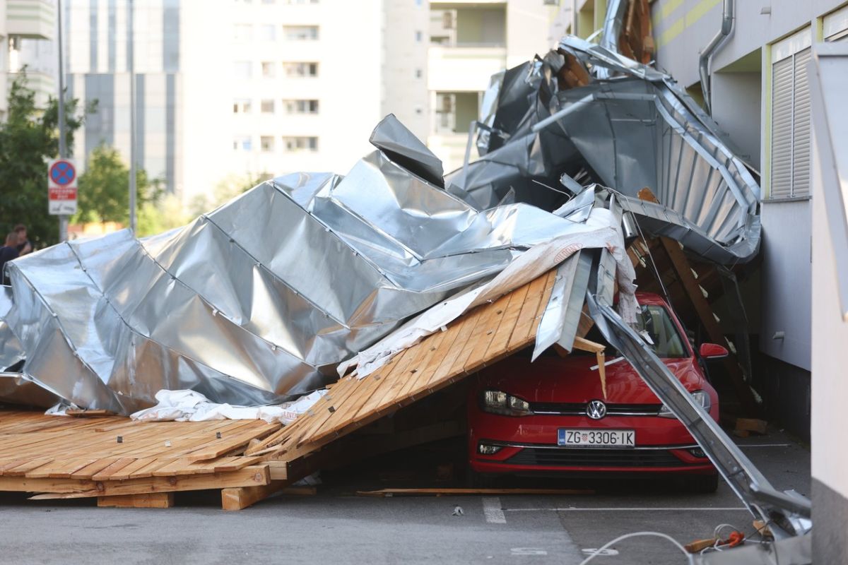 Furtună violentă în Croația. Trei oameni au murit. „Aproape că nu există stradă din Zagreb care să nu fi suferit consecințele vântului devastator”
