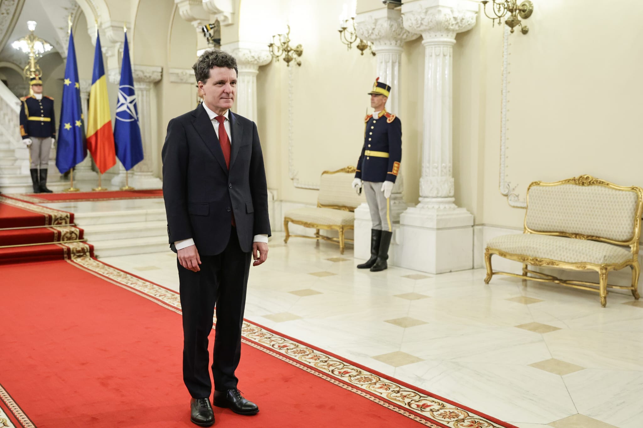 Bartolomeu I, decorat de Nicușor Dan după sfințirea Catedralei Neamului: „România trăieşte un moment istoric”
