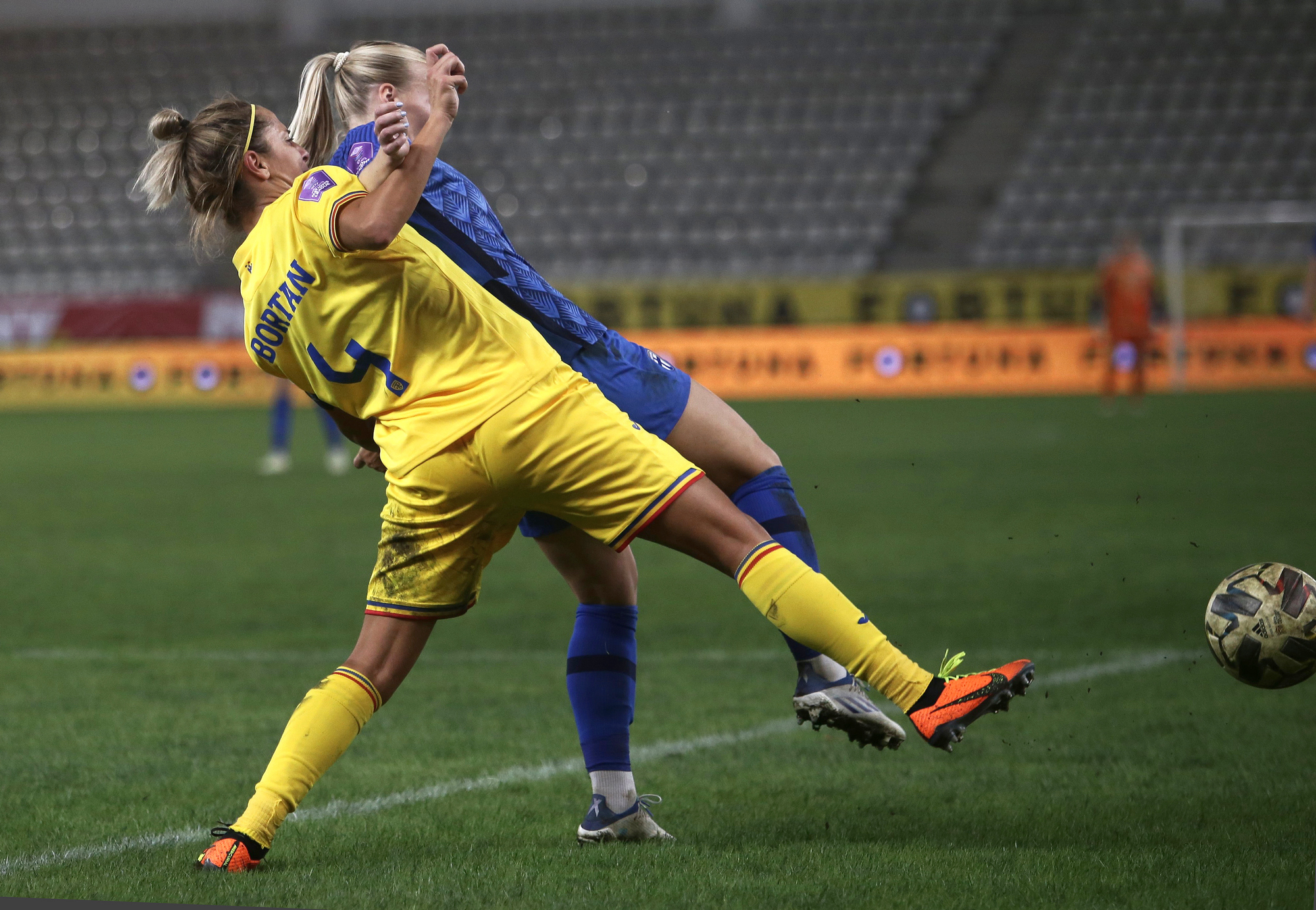 Naționala feminină a României a pierdut la limită în fața Finlandei. Singurul gol, marcat din penalty