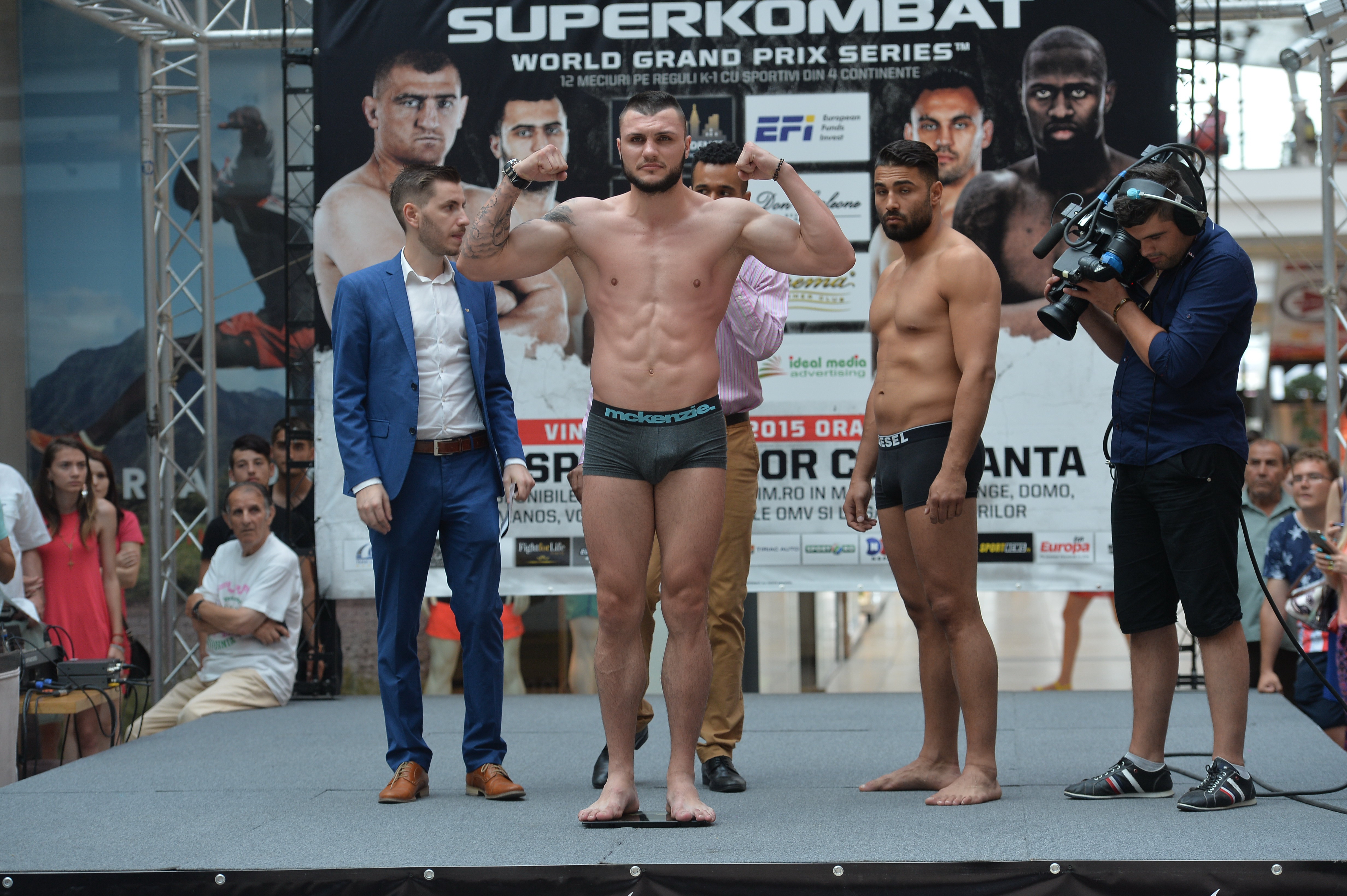 Luptătorii de la Superkombat Constanța au trecut cu bine de proba cântarului / GALERIE FOTO