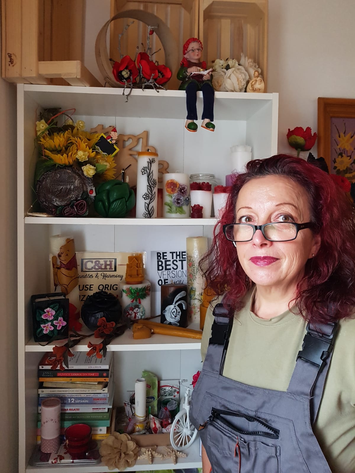 VIDEO&FOTO/ Badantă în Italia, artistă în România. Elena Mihăilă sculptează în ceară faraoni, motociclete, pălării sau flori: "Dacă greșești, topești totul și o iei de la capăt"