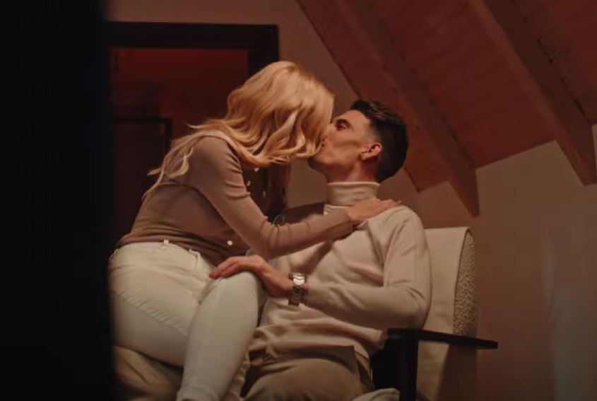 Andreea Bălan, filmată în ipostaze tandre alături de Victor Cornea: „După multe lecții de viață trăite și învățate, acum sunt mai fericită ca oricând”