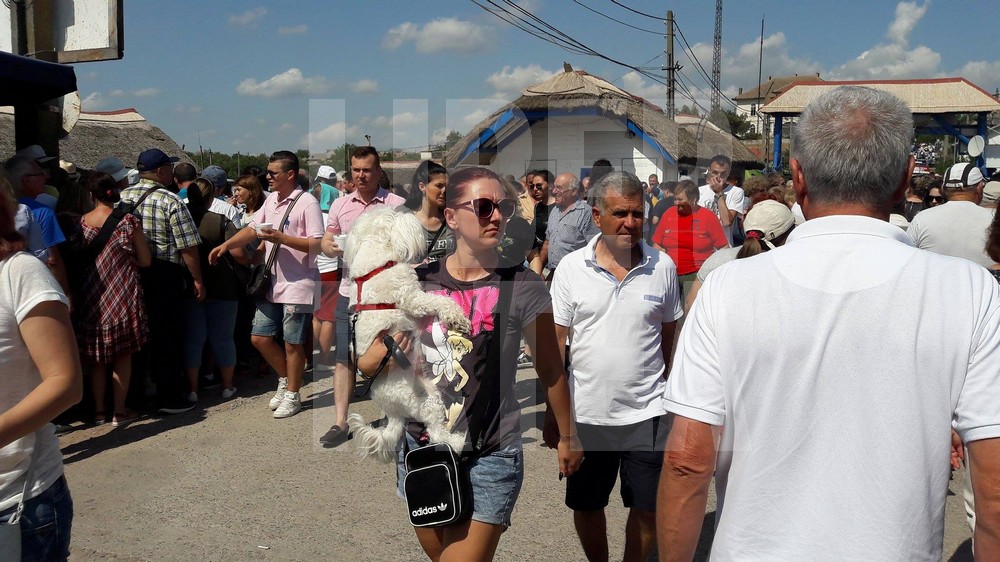 Sărbătoarea borșului de pește, la Jurilovca. Se gătesc 15 tone de ciorbă din 5 tone de pește / GALERIE FOTO