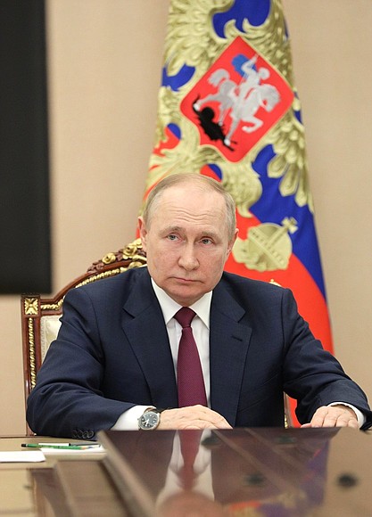 Vladimir Putin a renunțat la ceasurile elvețiene și poartă unul „patriotic”, produs în Rusia. Cât costă