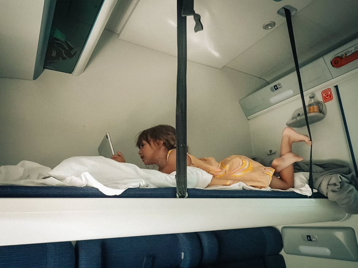 Dana Rogoz, vacanță de poveste cu familia: „Am călătorit cu singurul tren din Europa care se suie pe un feribot”