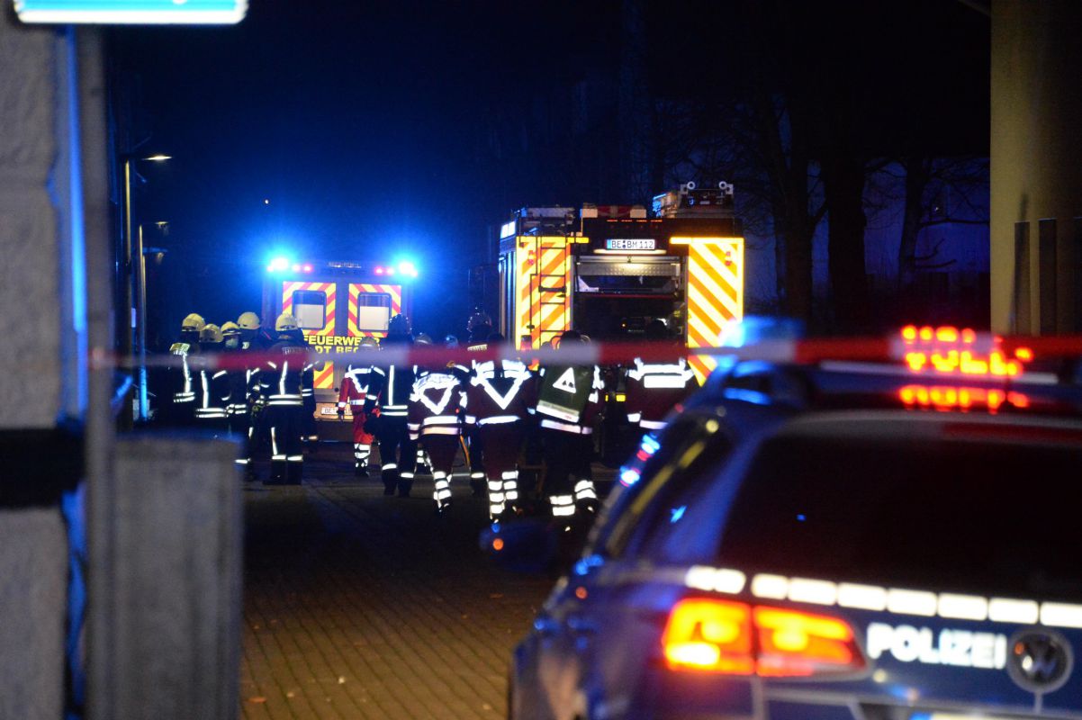Un mort și nouă răniți, între care un bebeluș și un copil mic, într-un bloc plini cu români care lucrează la un abator, în Germania