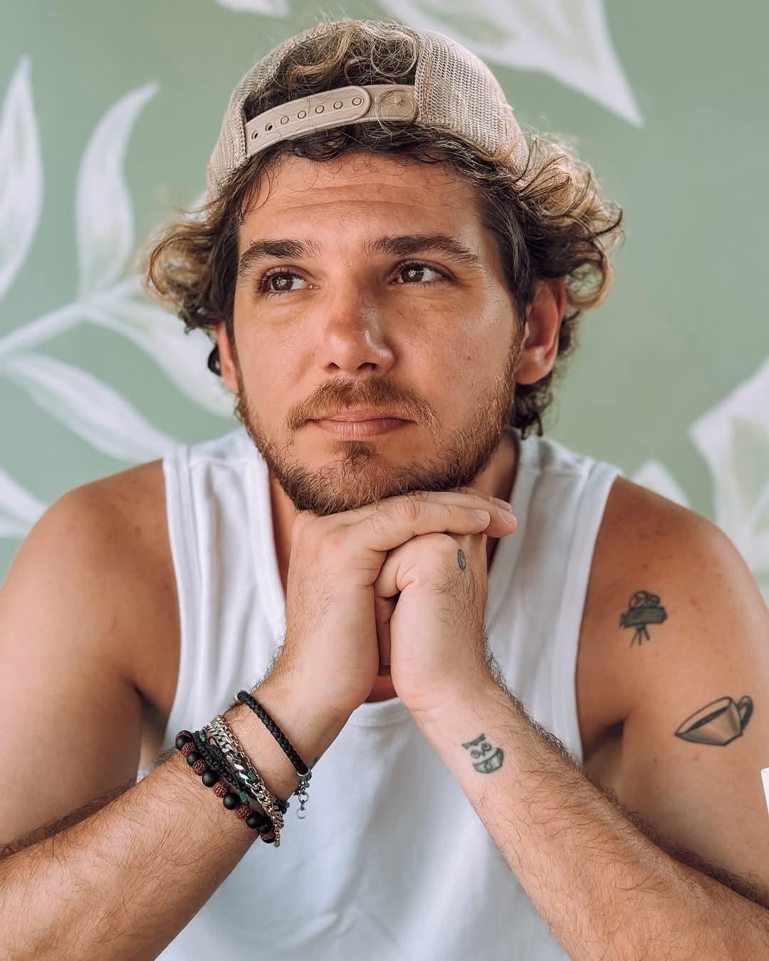 Cuza de la „Noaptea Târziu”, despre sacrificiile din showbiz: „A fost un proiect milităresc. N-ai cum altfel să ajungi în 3 ani la un milion de abonați” | Interviu