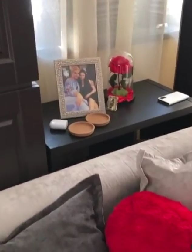 Imagini cu casa în care locuiește Teo Trandafir. Ce pretenții a avut pentru bucătăria vilei