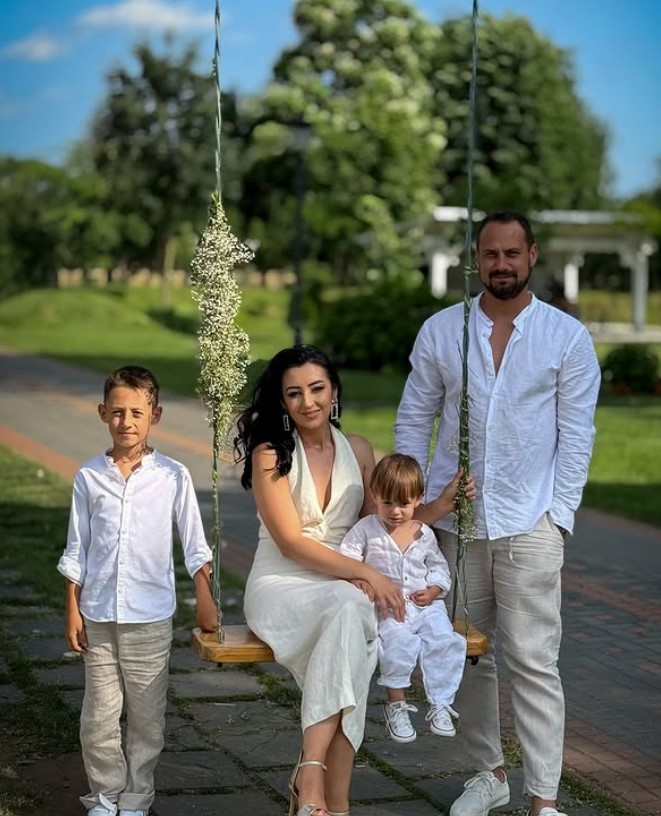Imagini rare cu copiii vedetelor de la Insula Iubirii. Cum arată acum foștii concurenți în ipostaze de familie