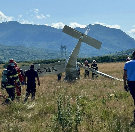 Aparat de zbor, prăbuşit în județul Brașov. Pilotul a murit