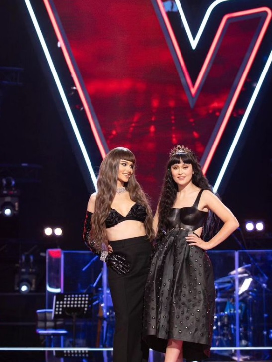 Theo Rose și Irina Rimes, apariții aproape identice la „Vocea României”. Cum s-au pozat împreună cântărețele