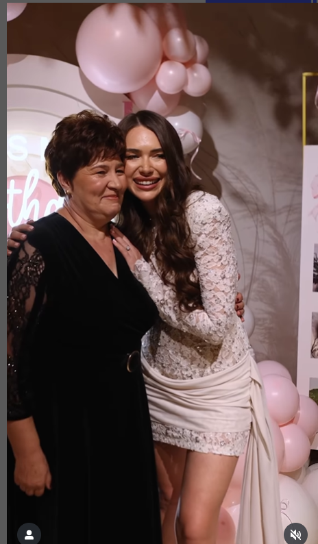 Ivana, fetița Iustinei și a lui Cornel de la „Insula Iubirii”, a împlinit 1 an. Imagini de la petrecerea micuței