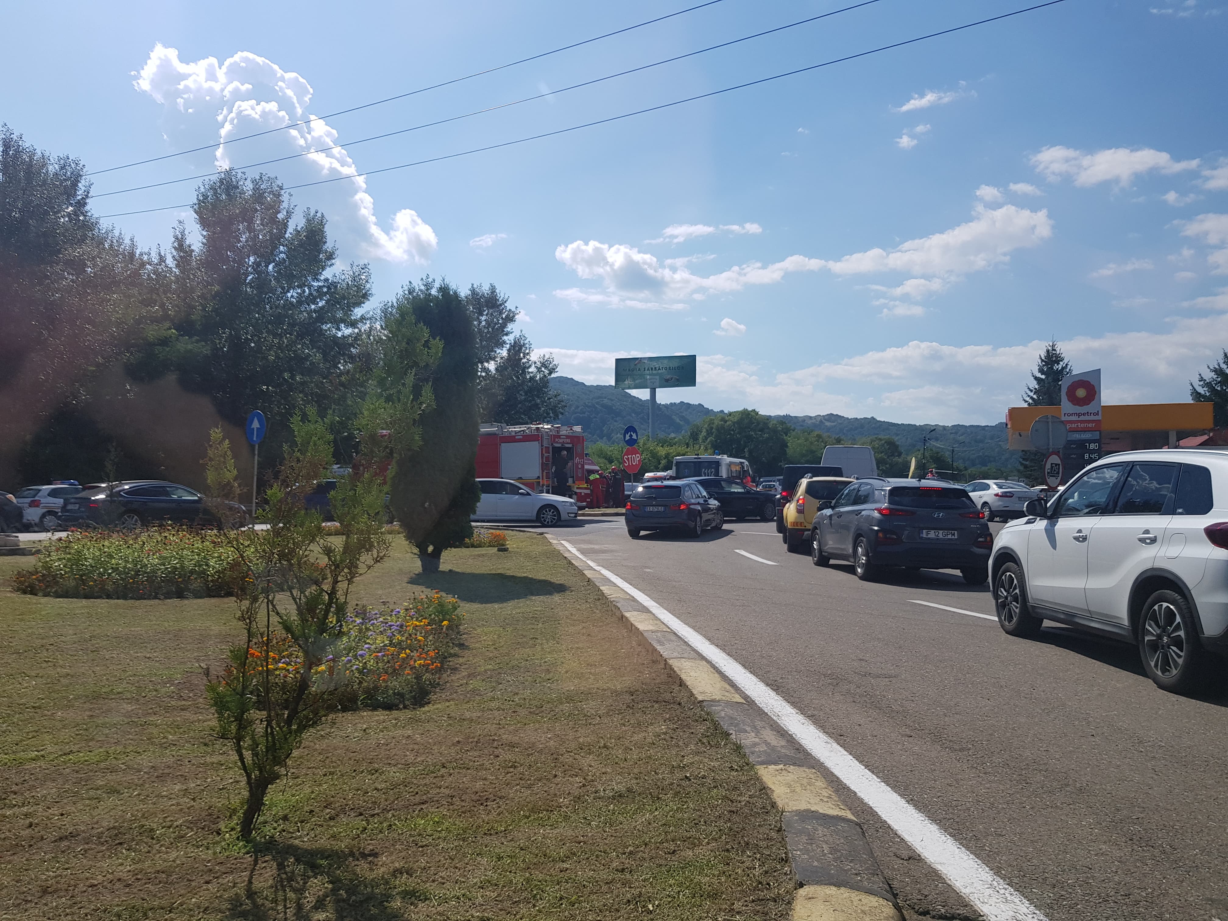 Trafic blocat pe DN 1, pe sensul spre Braşov, în urma unui accident soldat cu trei victime