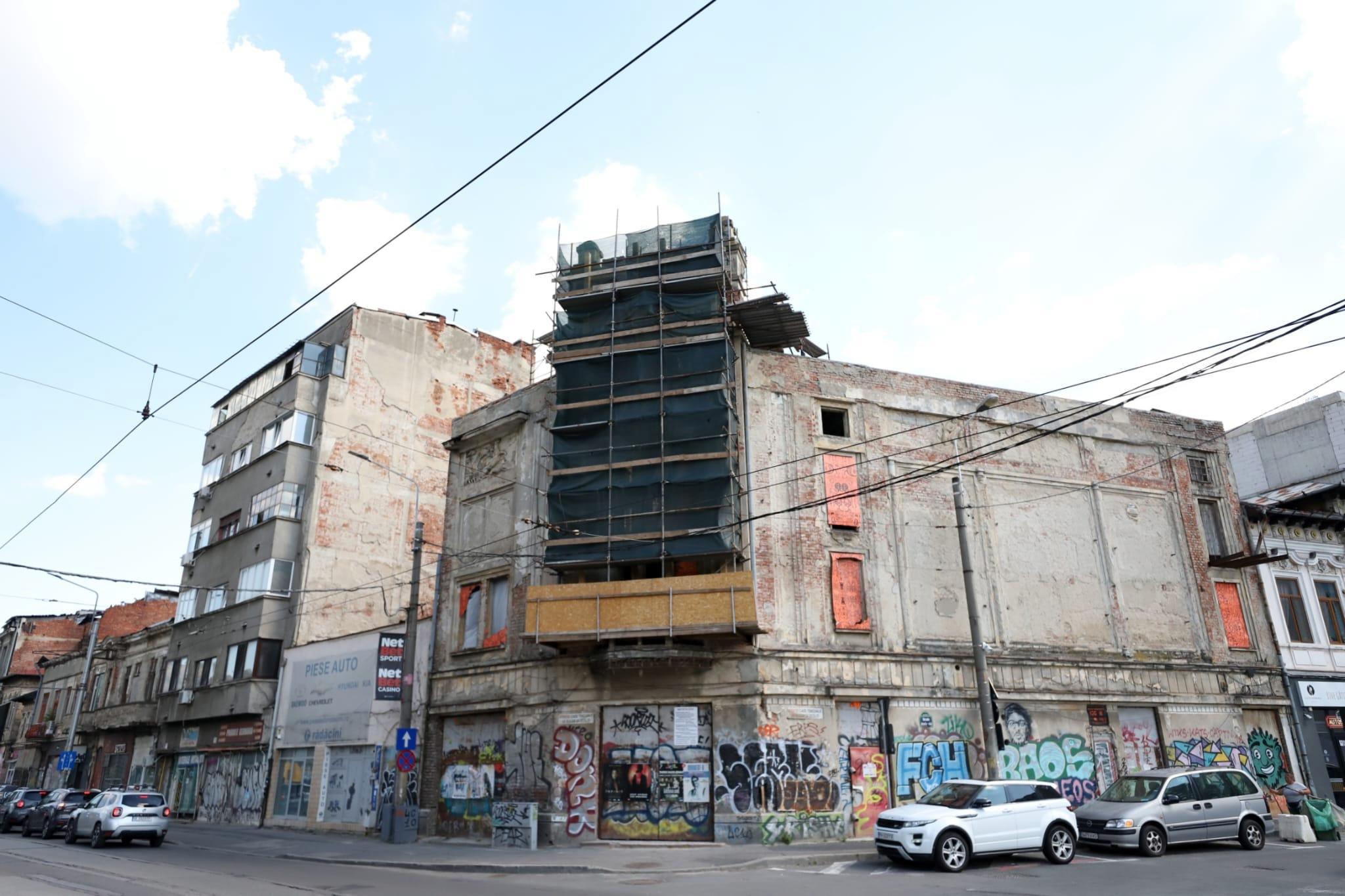 Am intrat pe șantier! Renaște cinematograful Marconi, monumentul istoric abandonat la Gara de Nord. Inaugurare specială cu șuncă, șpriț și țuică