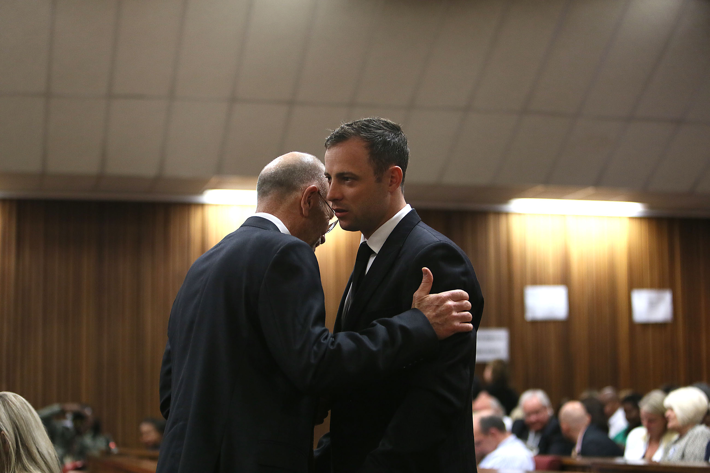 FOTO / VERDICT: Oscar Pistorius, vinovat pentru ucidere din culpă!
