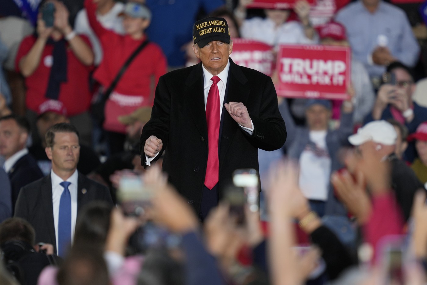 Cine este Donald Trump, candidatul republican pentru Casa Albă. A avut unul dintre cele mai controversate mandate din istoria SUA