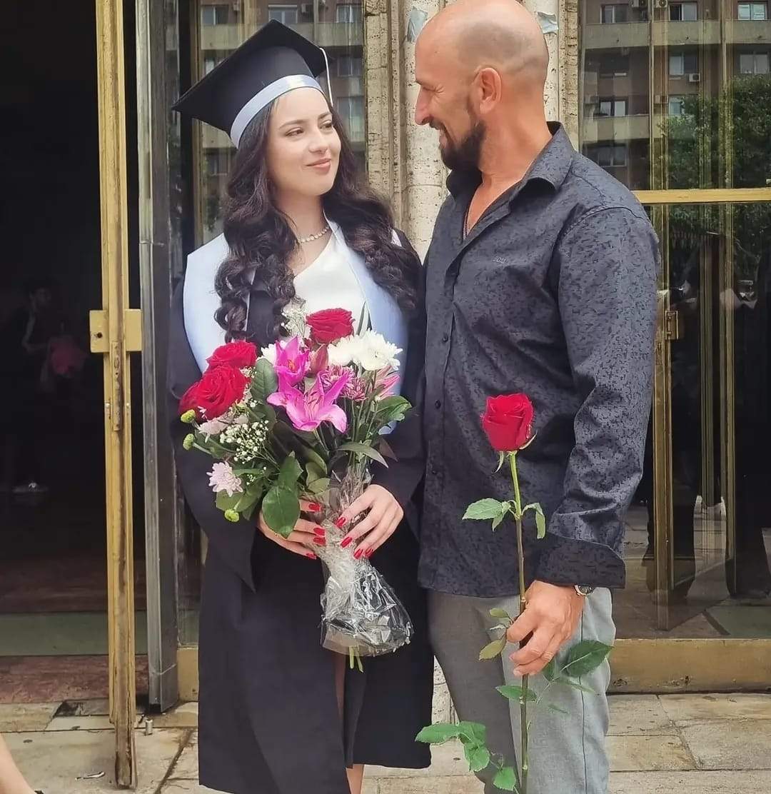 Primele imagini cu fiica iubitului Ancăi Țurcașiu. Tânăra a absolvit facultatea, iar artista a fost alături de ea. „Un vis împlinit”