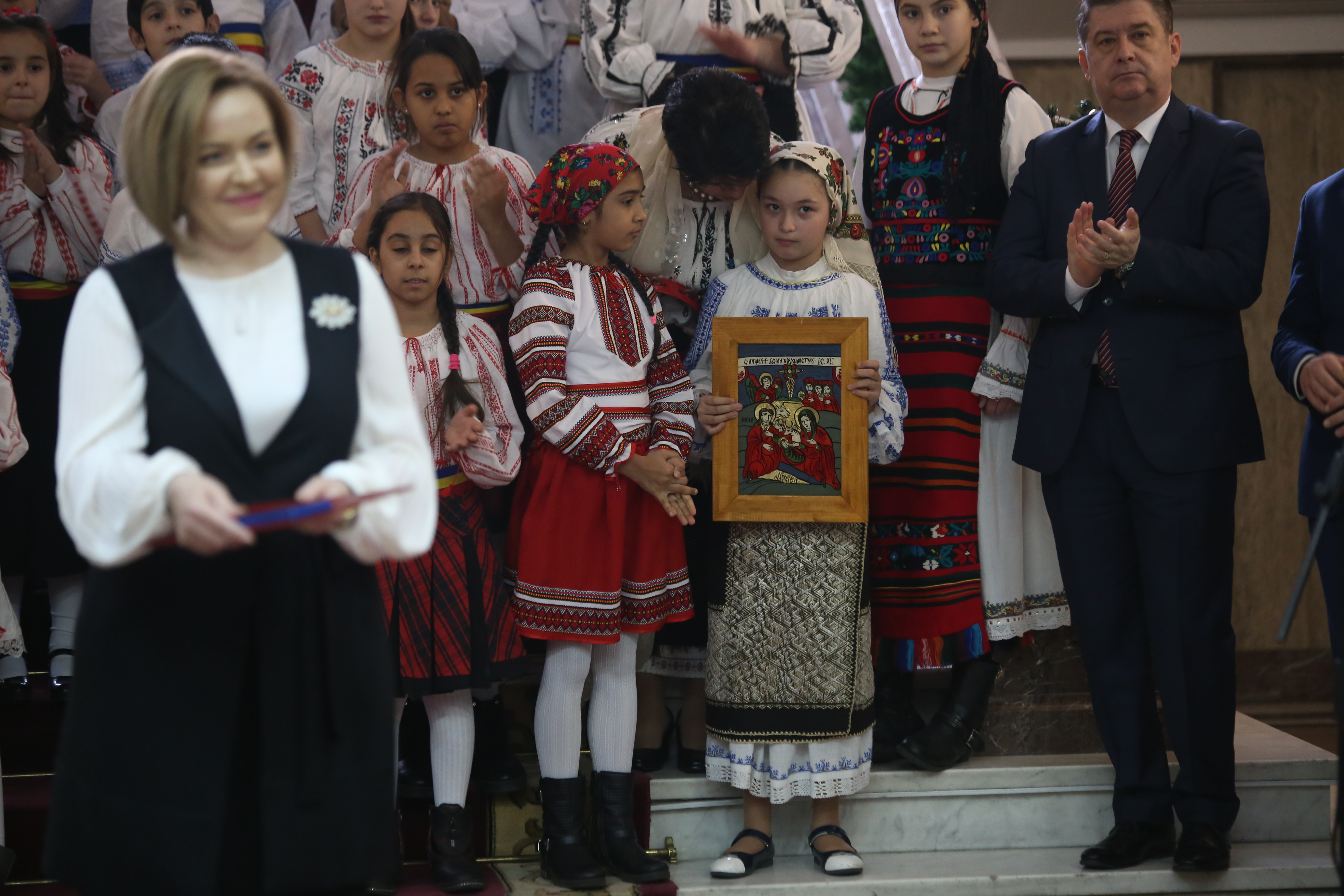GALERIE FOTO / Moș Crăciun, intrare spectaculoasă, la petrecerea de la CS Dinamo