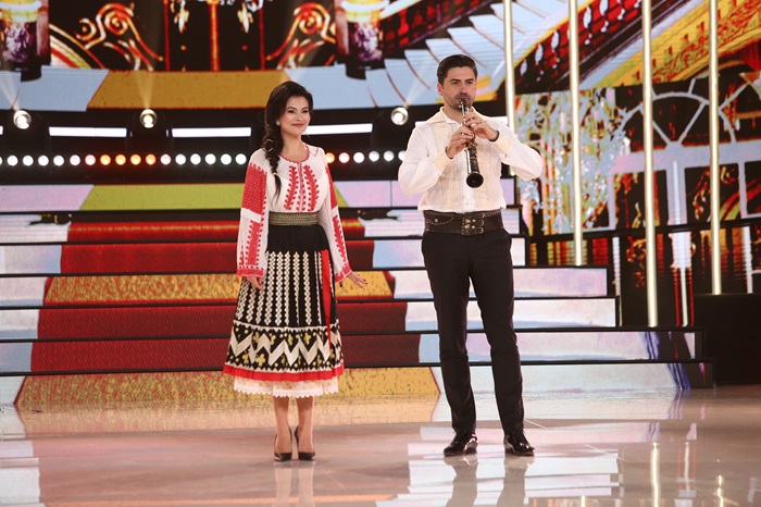 Revelion 2024 la Antena 1. Liviu Vârciu și Andrei Ștefănescu împreună cu nea Mărin sunt gazdele show-ului, iar Loredana Groza face spectacol