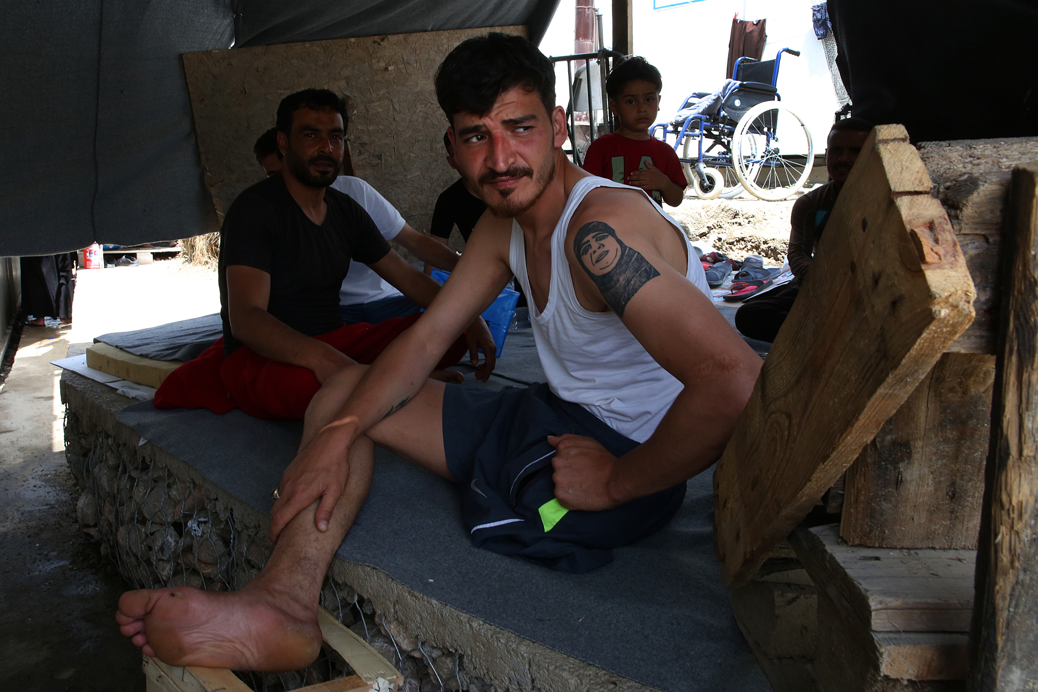 FOTO | Mai mulți copii dintr-o tabără de refugiați din Grecia au încercat să se sinucidă. Condițiile de trai sunt îngrozitoare
