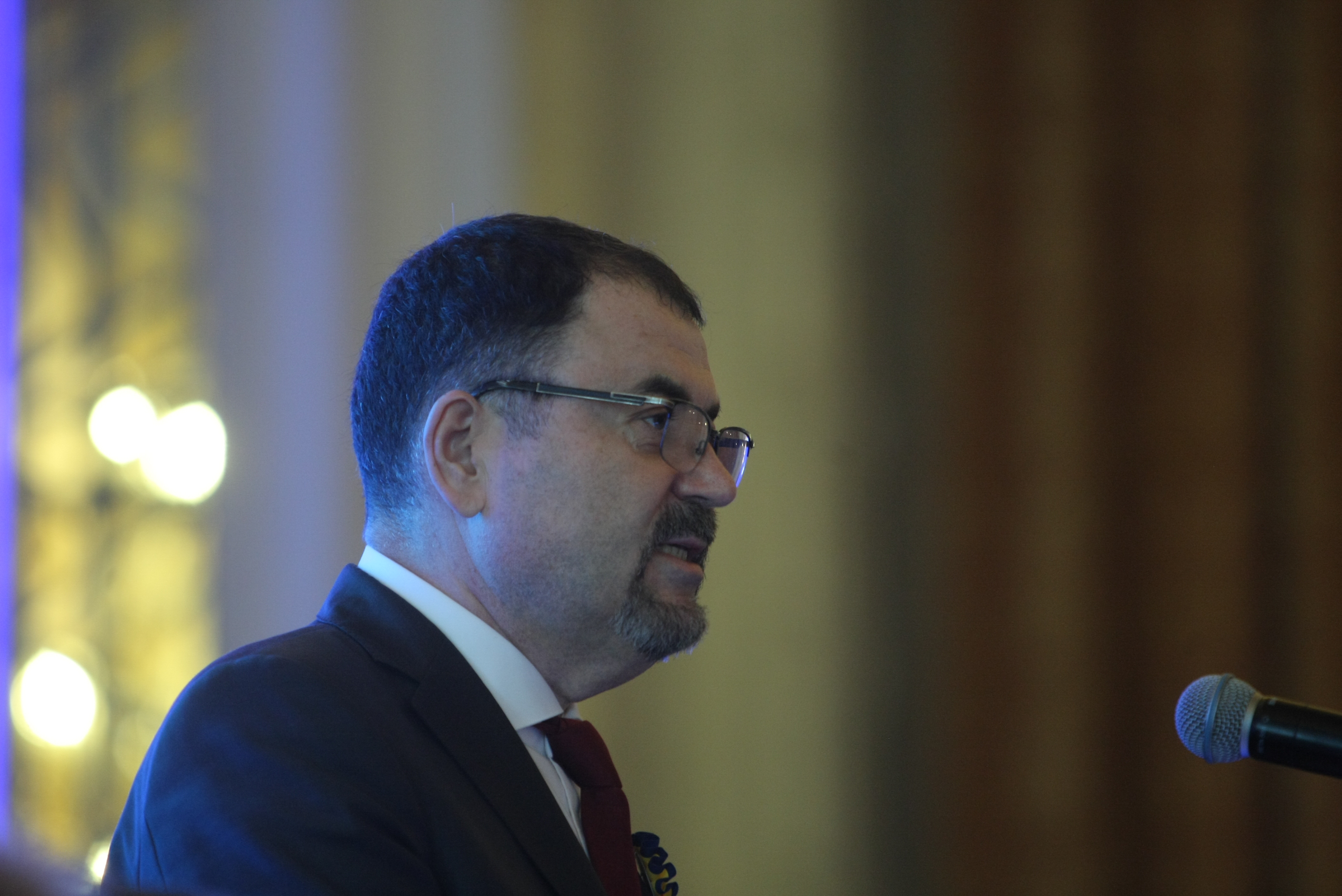 Schimb de replici dur între Turcescu și Băsescu, la Congresul PMP: ”M-aş fi aşteptat să rămâneţi la cârmă”/ ”Un căpitan are și el o licență care expiră” (VIDEO)