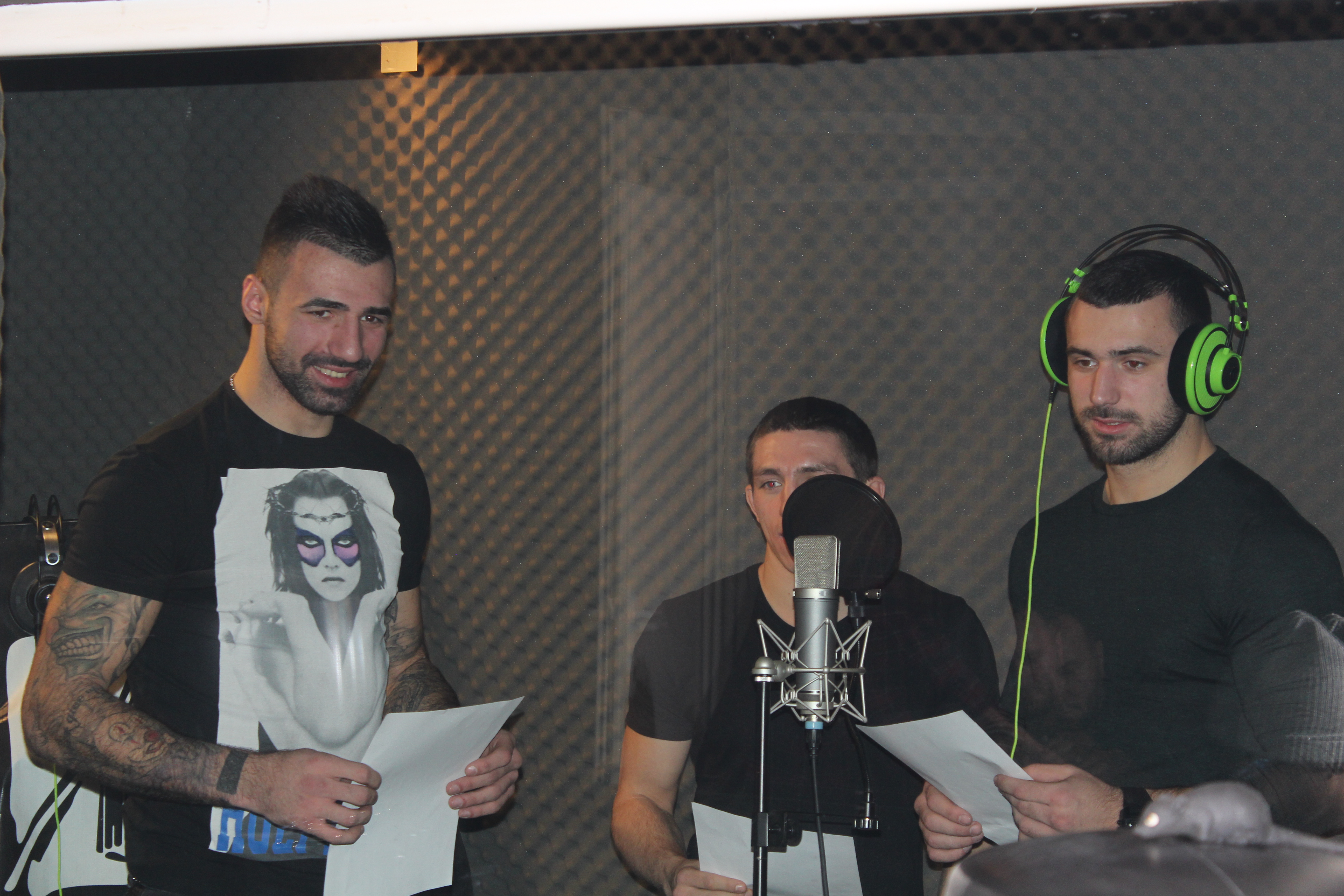 EXCLUSIV / Primiți cu colindul? Luptătorii Superkombat au intrat în studio! GALERIE FOTO&VIDEO