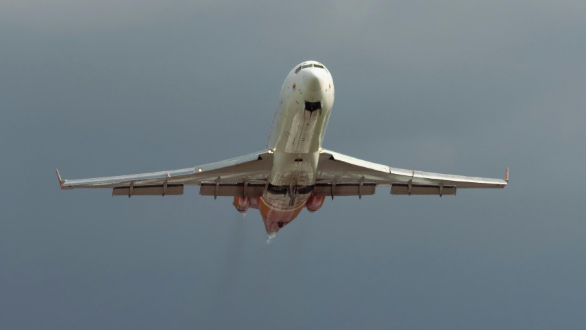 Felszállás után azonnal visszafordult Budapestre az amerikai nagykövetség gépe