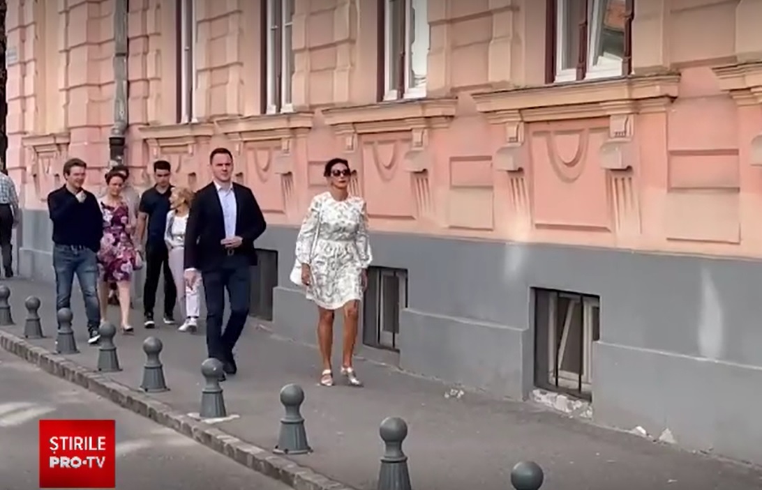 Ținuta purtată de Carmen Iohannis la vizita oficială în Germania alături de Klaus Iohannis. A ales un creator de modă român