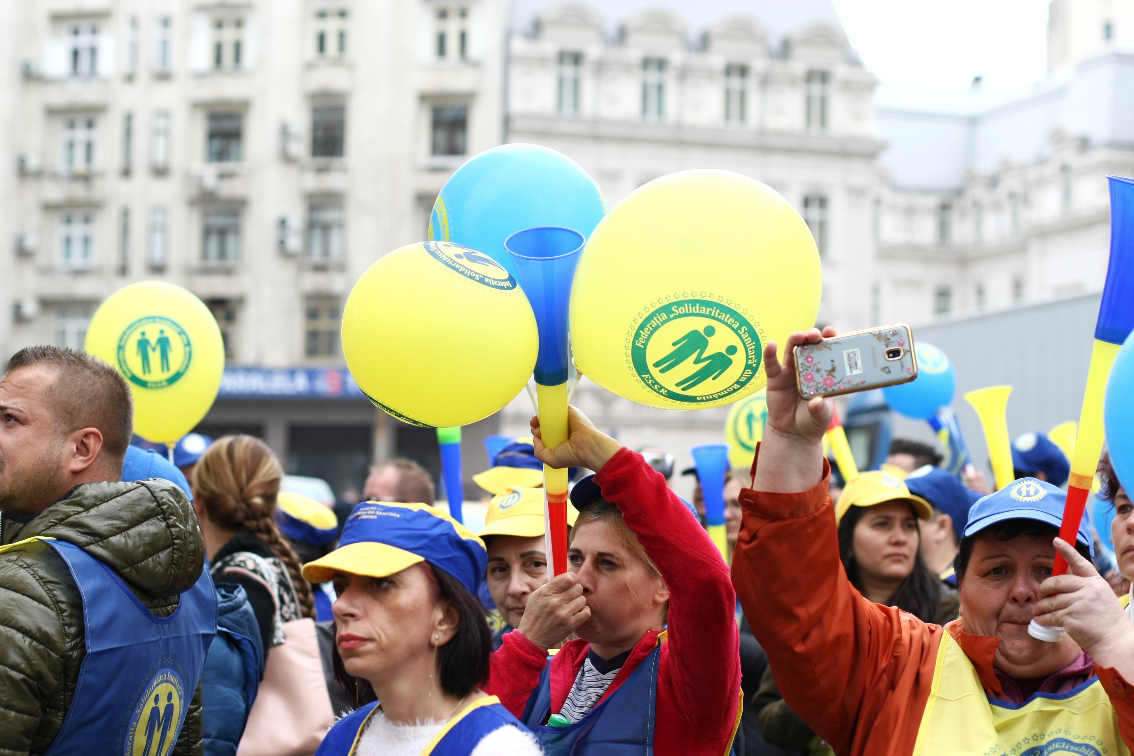 Miting de amploare în Capitală. Mii de oameni au protestat în fața Guvernului | VIDEO