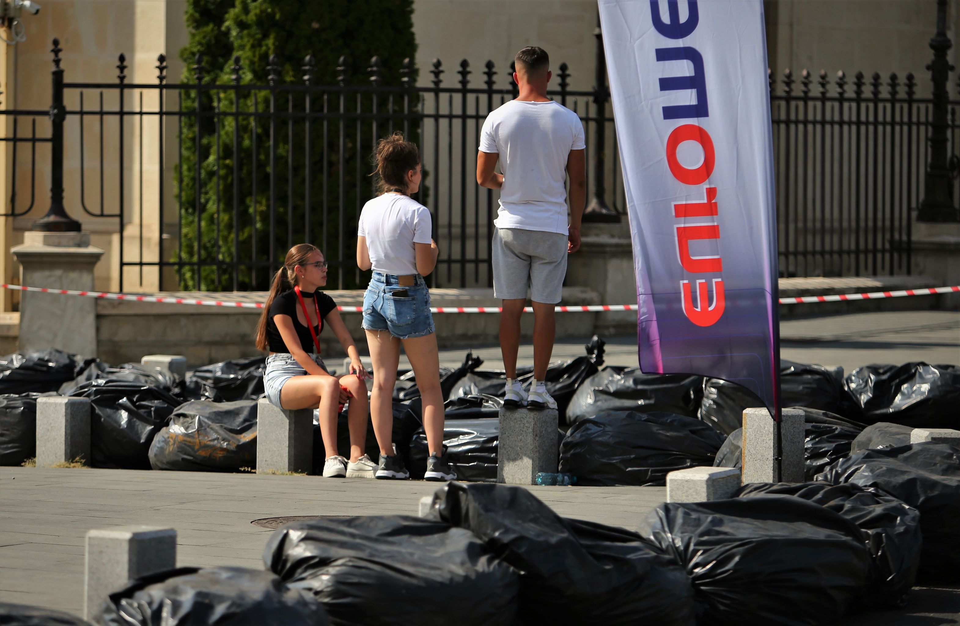 De ce au apărut pe pista de karting „saci de gunoi” pe post de obstacole? „Am vrut ceva mai estetic, dar nu am găsit”
