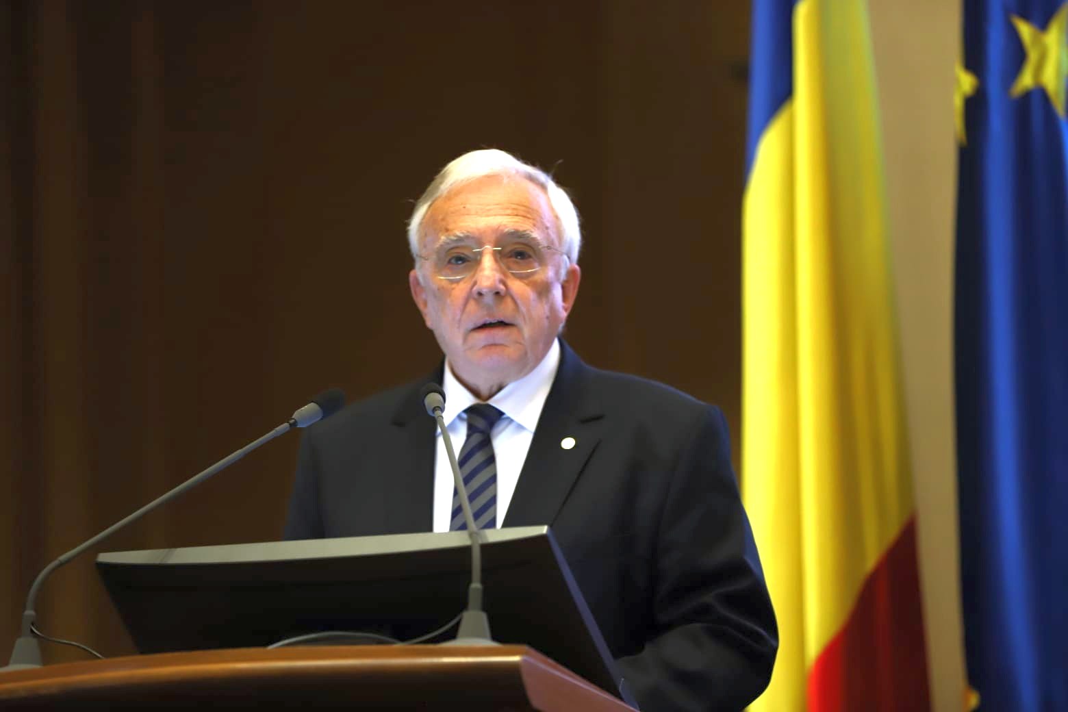 Mugur Isărescu, avertisment despre creșterile salariale: „Sunt decorelate cu productivitatea”