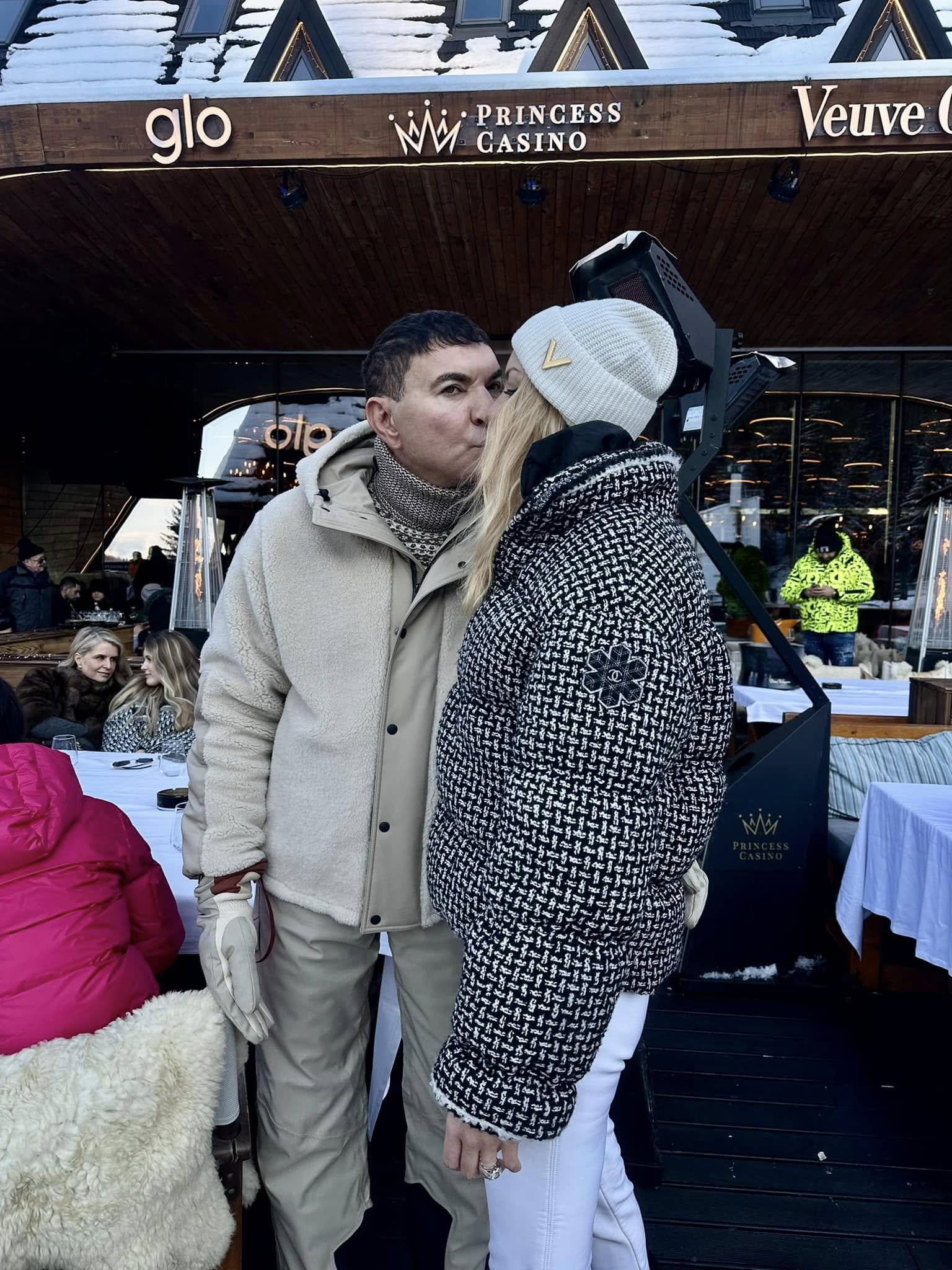 Imagini rare cu cei trei copii ai Valentinei Pelinel și ai lui Cristi Borcea. Omul de afaceri a slăbit 12 kilograme