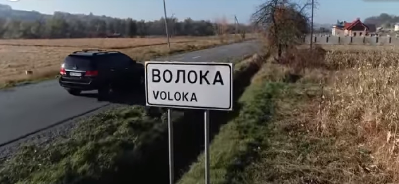 Un sat locuit de români a dat lovitura cu o afacere care are succes pe 5 continente! Cu banii câștigați, locuitorii și-au asfaltat un drum!