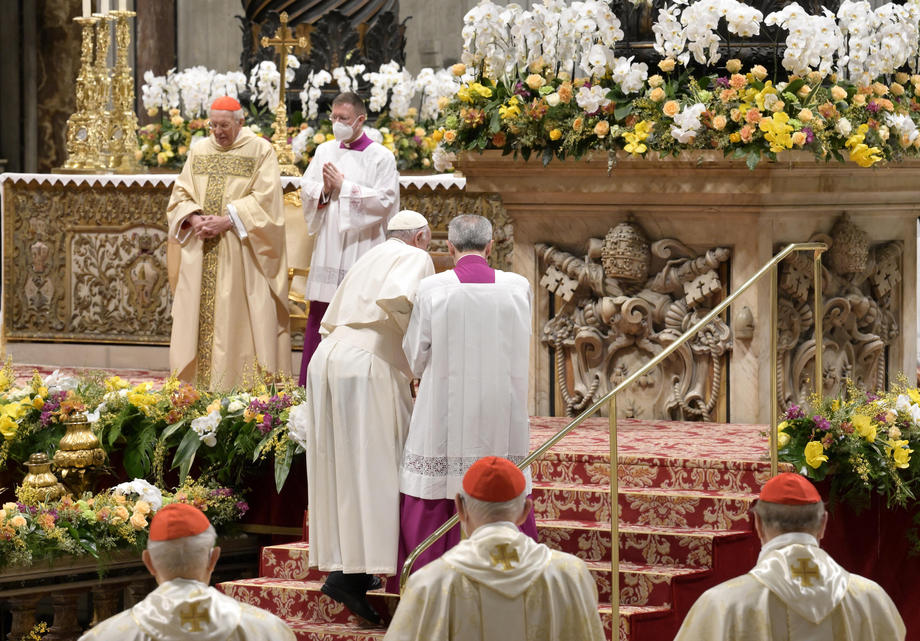VIDEO | Slujba De Înviere de Paștele Catolic. Sute de oameni la Catedrala Sfântul Iosif din București. Cum a fost la Vatican