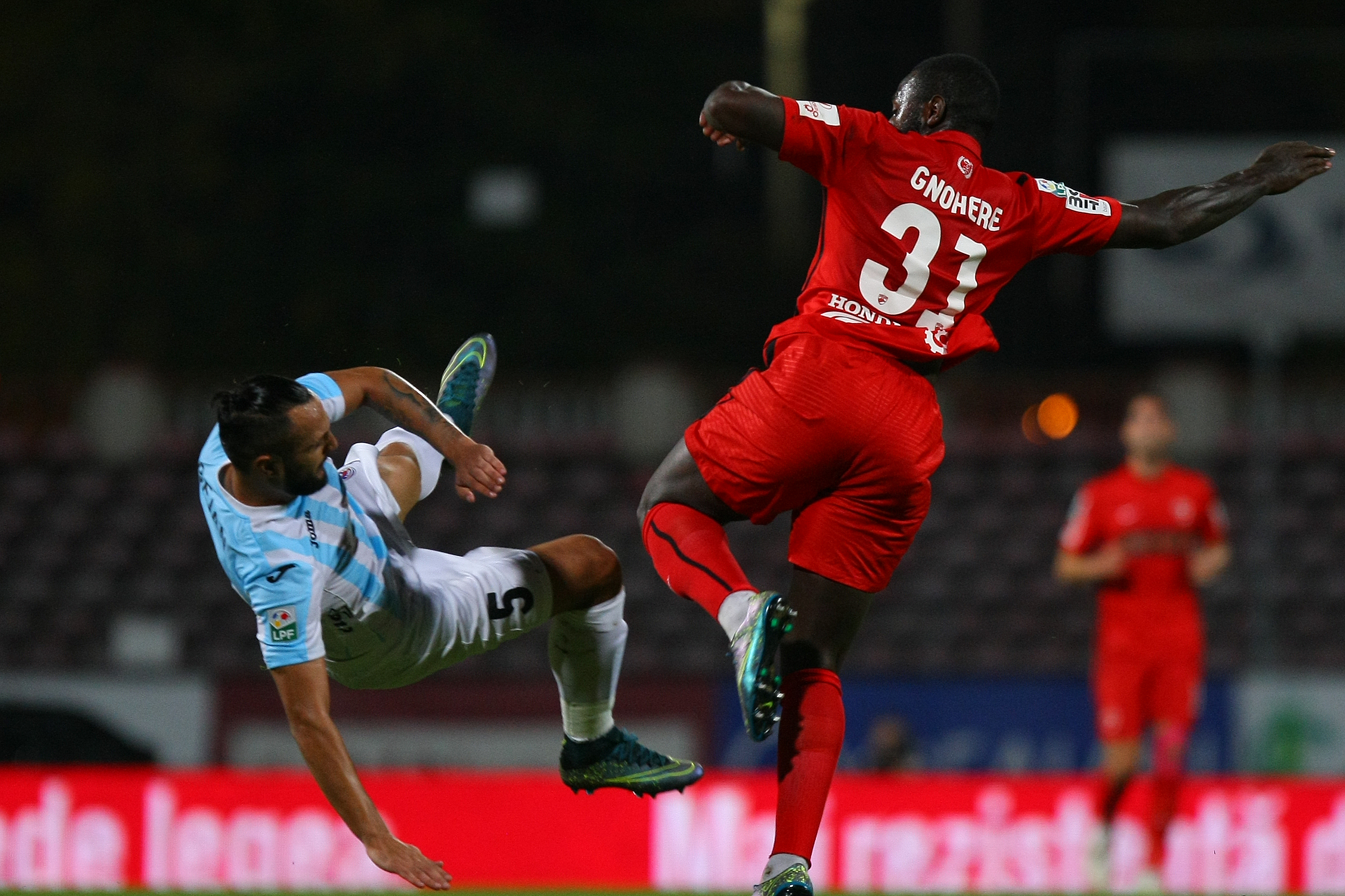 LIGA I LA FOTBAL, etapa a 14-a / Scandal după meciul Dinamo - ASA Tîrgu Mureș 2-1. ^Ardelenii protestează oficial printr-un comunicat în care reclamă un ”fault evident și lipsă de fair-play”! GALERIE FOTO