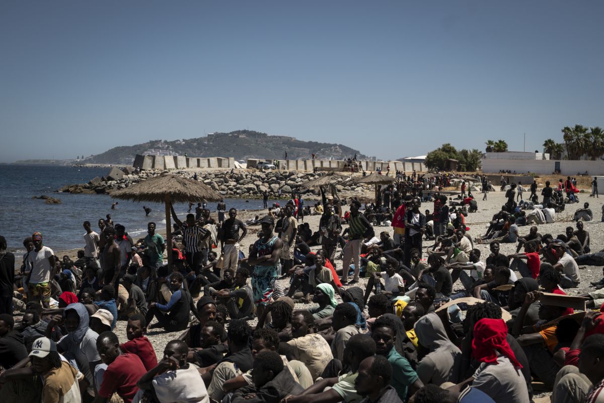 Contre la Bruxelles după criza din Ceuta: planul Spaniei de a legaliza migranții divizează Uniunea Europeană