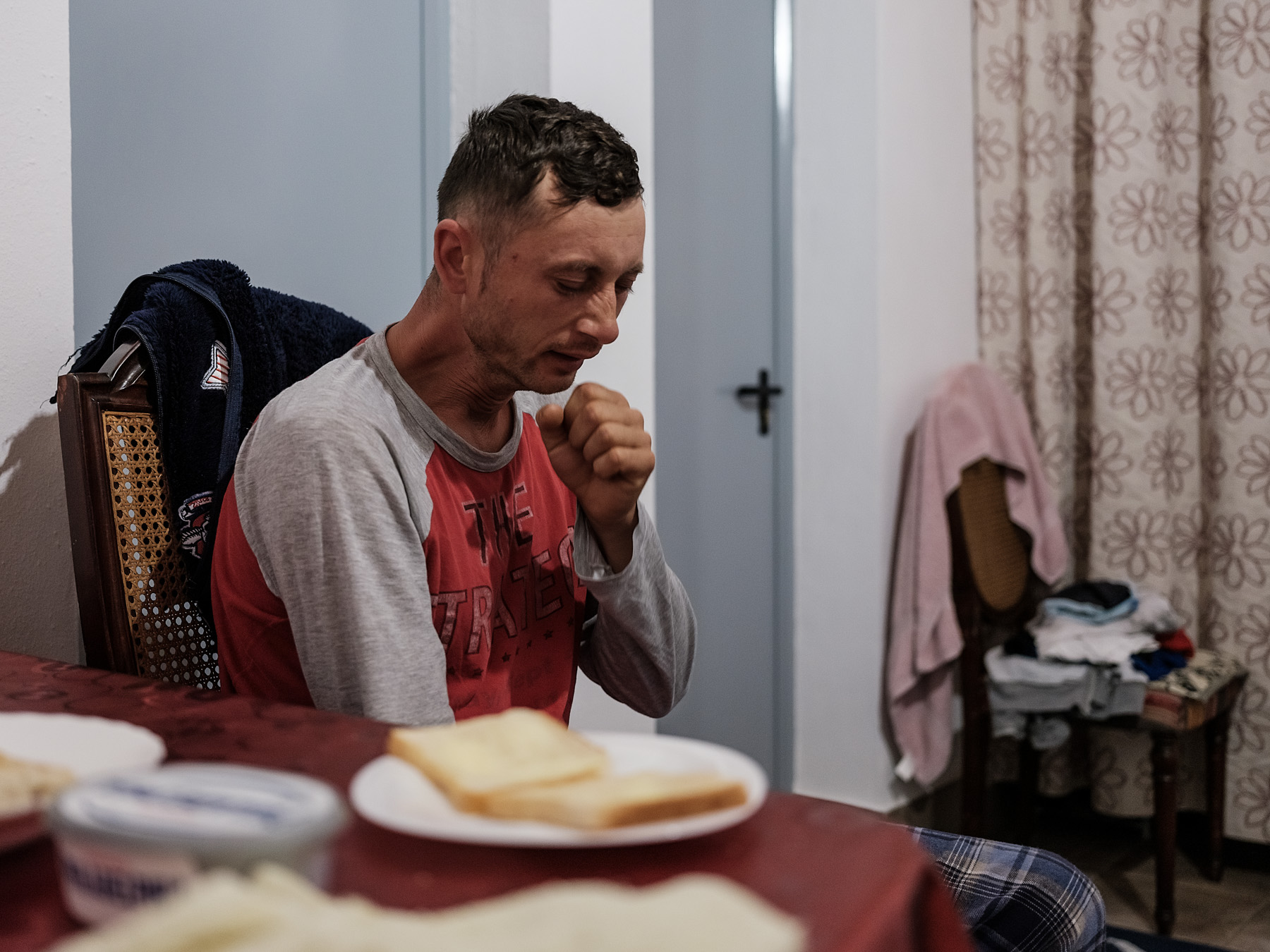Românii din Spania vorbesc despre rușinea de-a fi “căpșunari”: “Ne tratează ca și cum am face ceva umilitor”